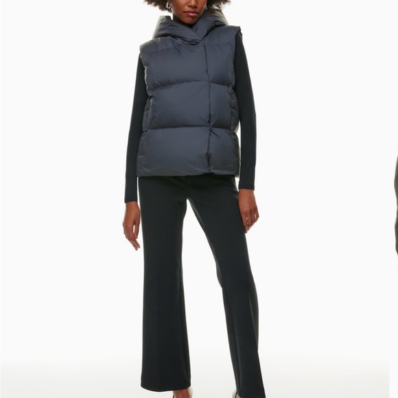 BNWOT Babaton Duvet Puffer Vest. - Picture 3 of 5